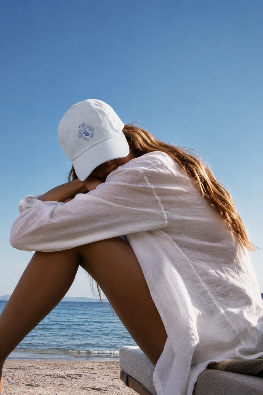 CM | cap white